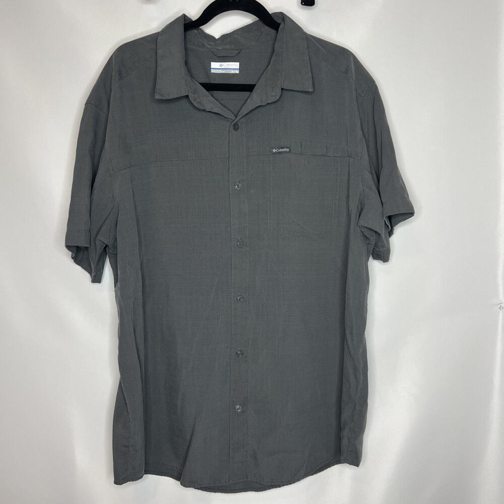 Columbia Mens Size XL Gray Button Front Short Sleeve Shirt Flap Pocket